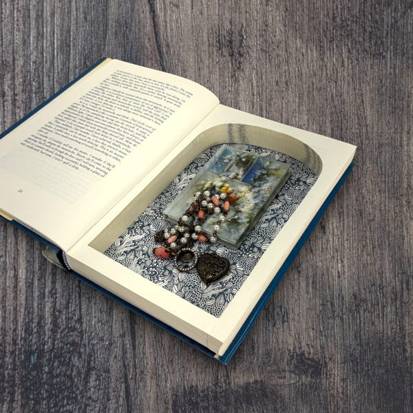 Cat's Eye - Margaret Atwood - Secret Storage Books