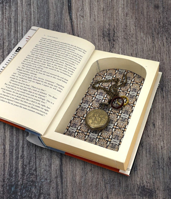 Emperor's Revenge, The - Clive Cussler - Secret Storage Books