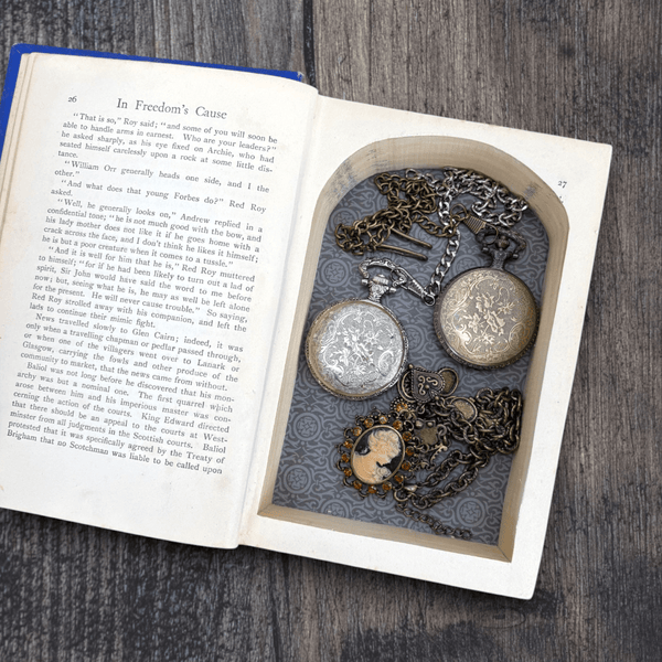 In Freedom's Cause - G. A. Henty (1910) - Secret Storage Books