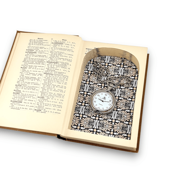 Nelson's Bible Concordance to the Bible (1950) - Secret Storage Books