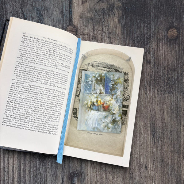 Oliver Twist - Charles Dickens - Secret Storage Books