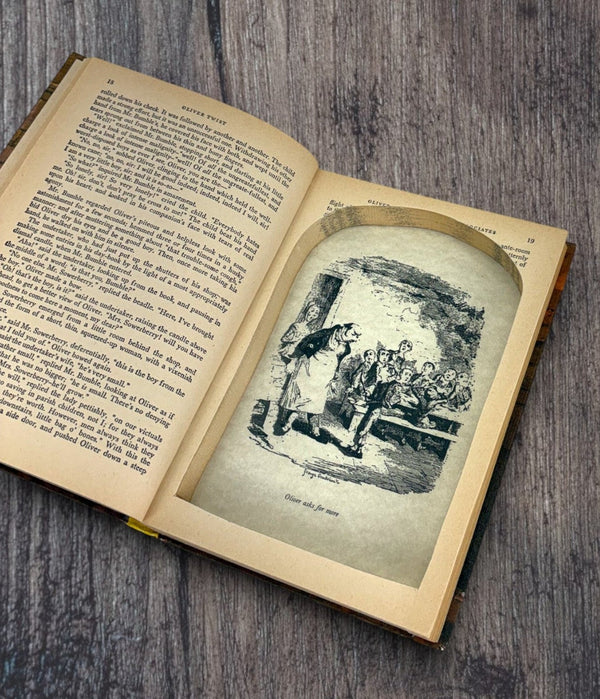 Oliver Twist - Charles Dickens (1962) - Secret Storage Books