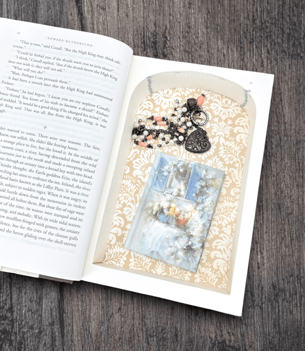 Princes of Ireland, The "The Dublin Saga" - Edward Rutherfurd - Secret Storage Books