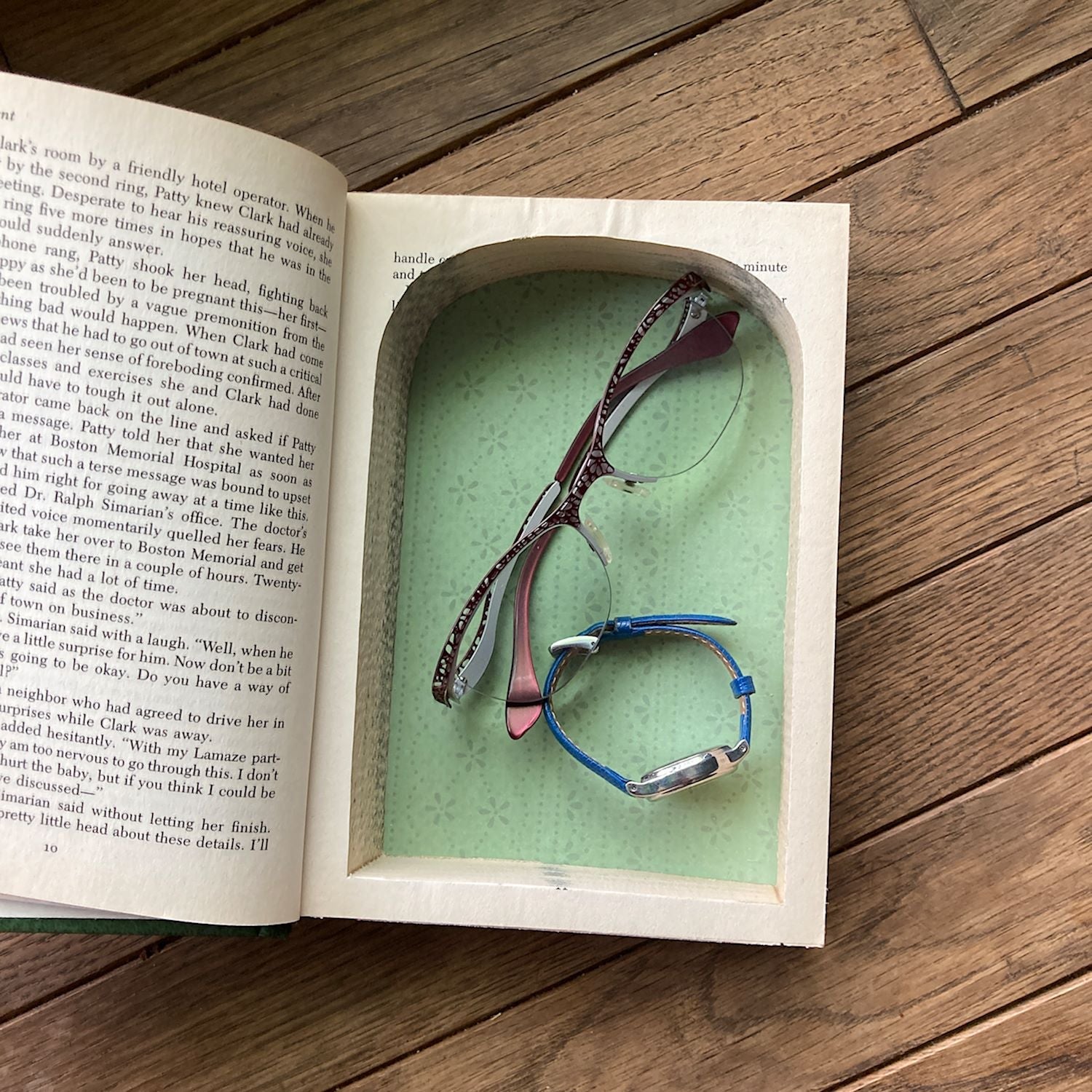 Reader's Digest Affordable Book Safe - Secret Storage Books