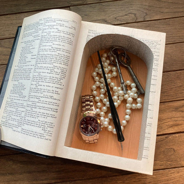 William Shakespeare - The Complete Works - XL Hollow Book Safe - Secret Storage Books